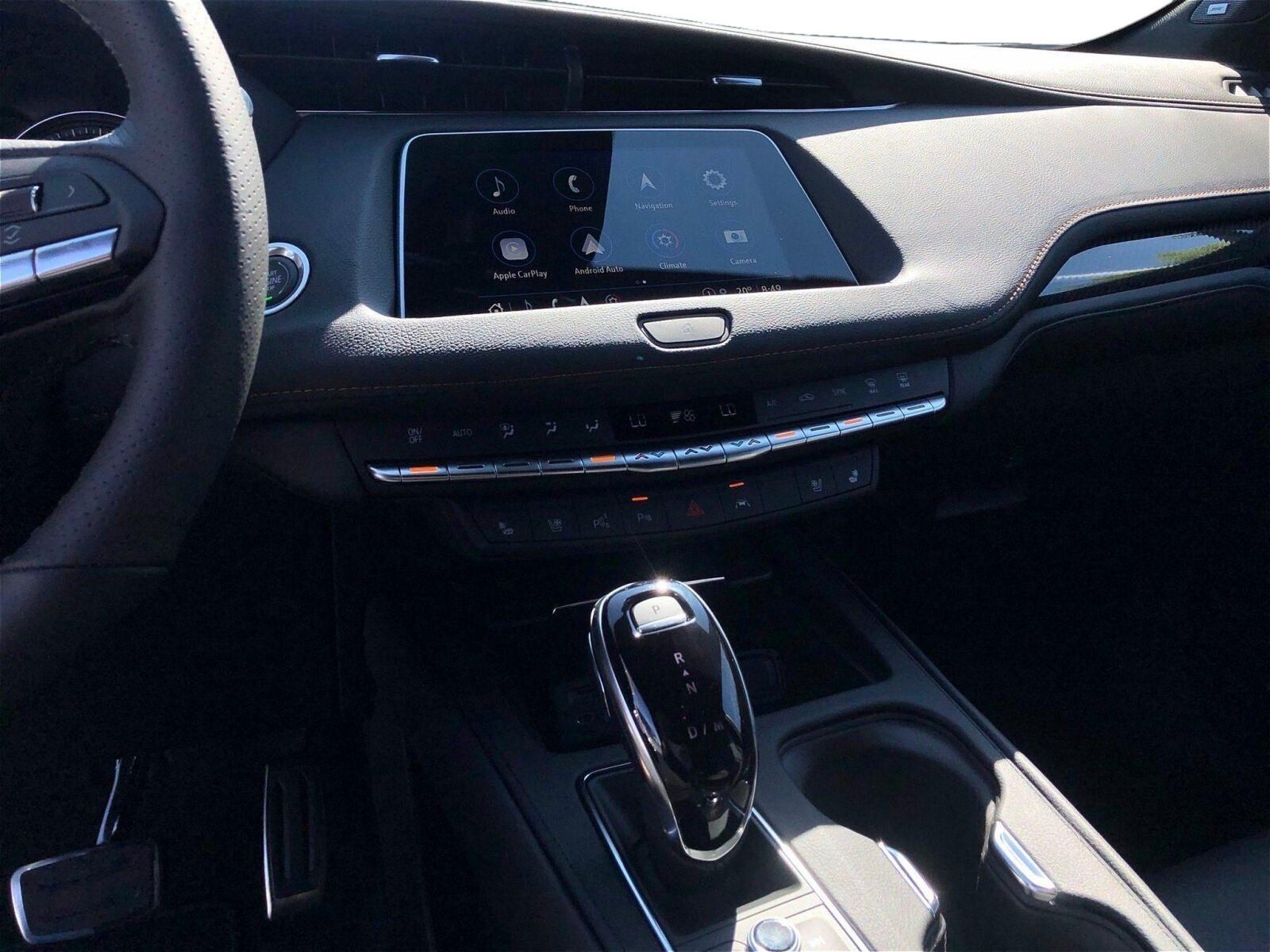 Cadillac XT4 2.0 T Sport AWD AHK*RFK*Schiebedach*HUD*LED