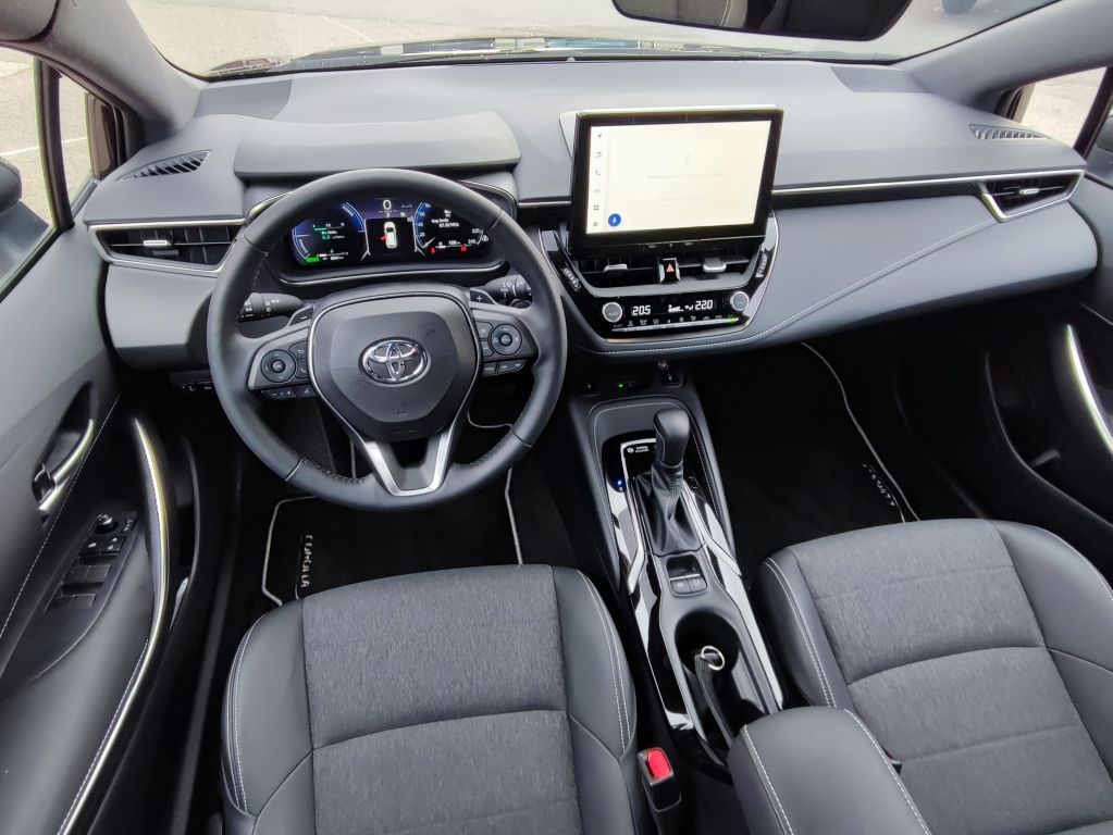 Toyota Corolla 2.0 Hybrid - Samsaru's Car Outlet
