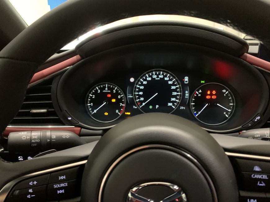 Mazda 3 e-SKYACTIV-X 186 M HYBRID Aut. TAKUMI 137 kW,