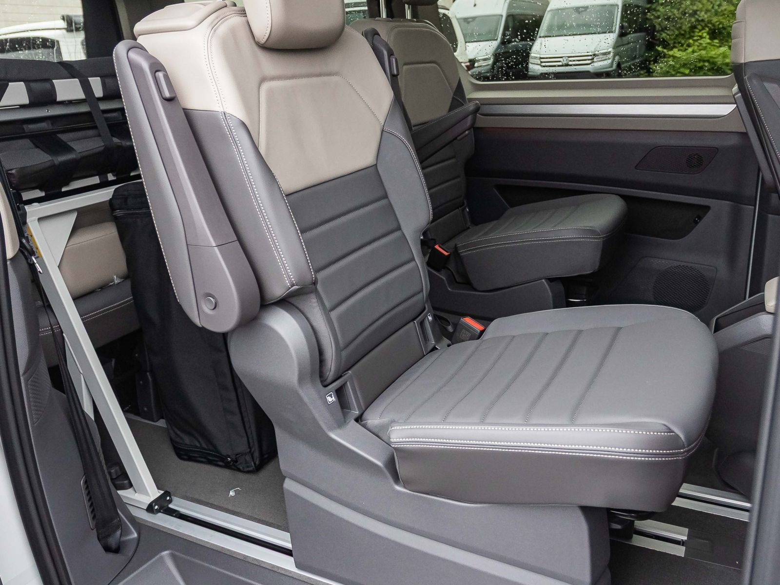 Volkswagen T7 Multivan Edition 2.0l 150kW TSI | Pano | AHK
