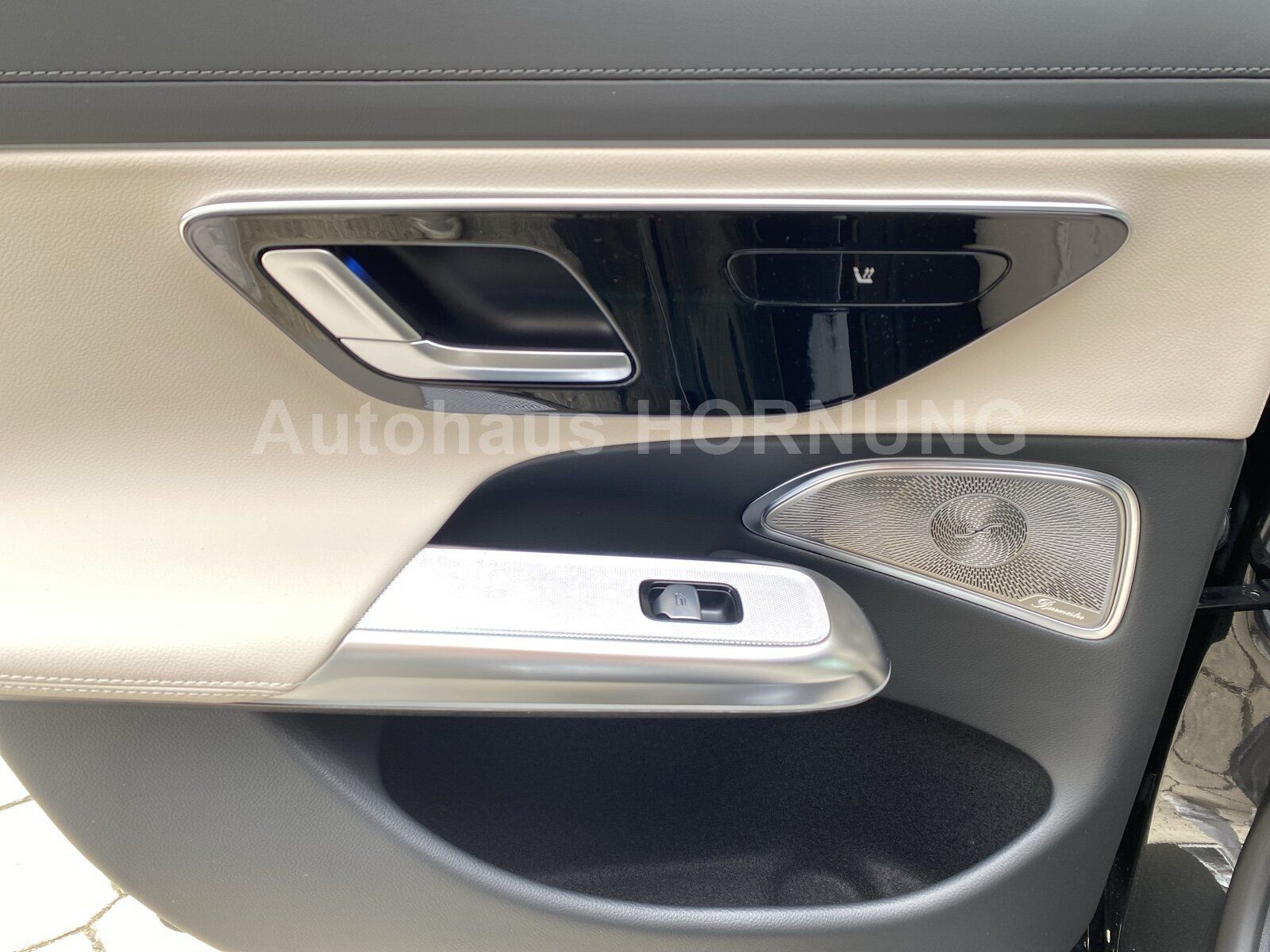 Mercedes-Benz E 450d T 4M AMG HUD STDHZ PANOSD AHK DigiL Bur4D
