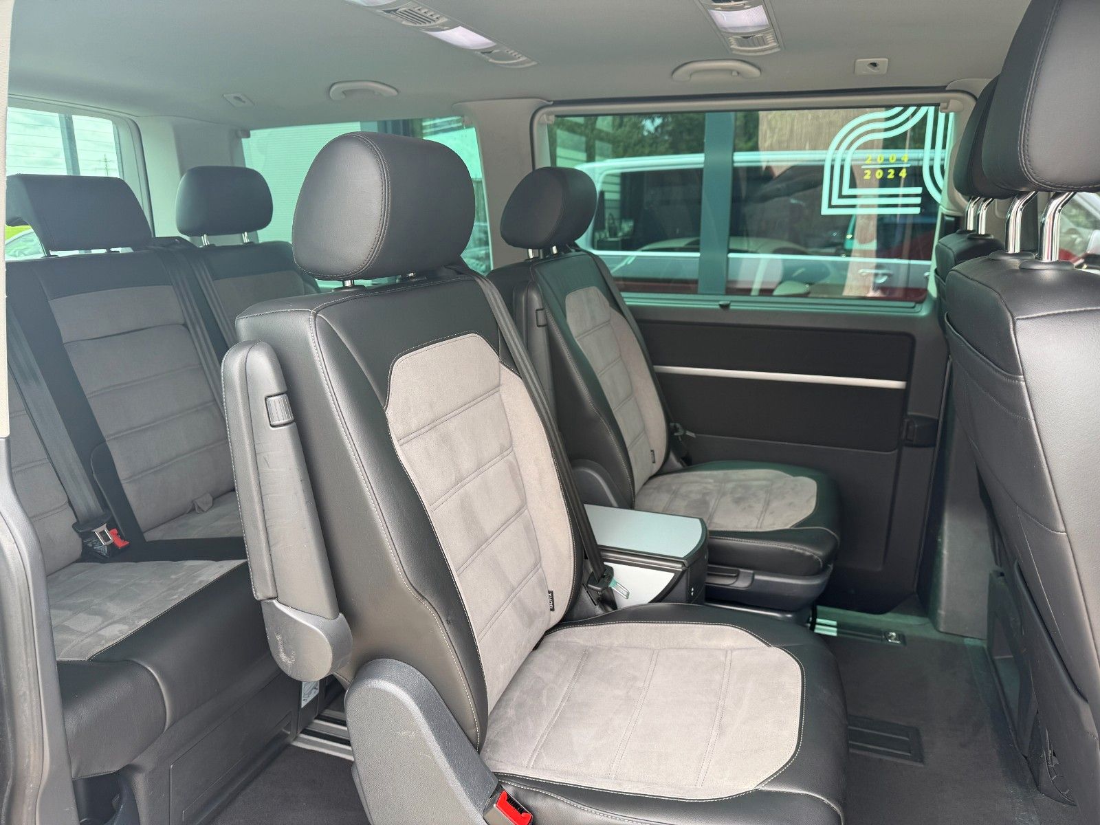 Volkswagen T6.1 MULTIVAN TDI 4MOTION DSG - Samsaru's Car Outlet