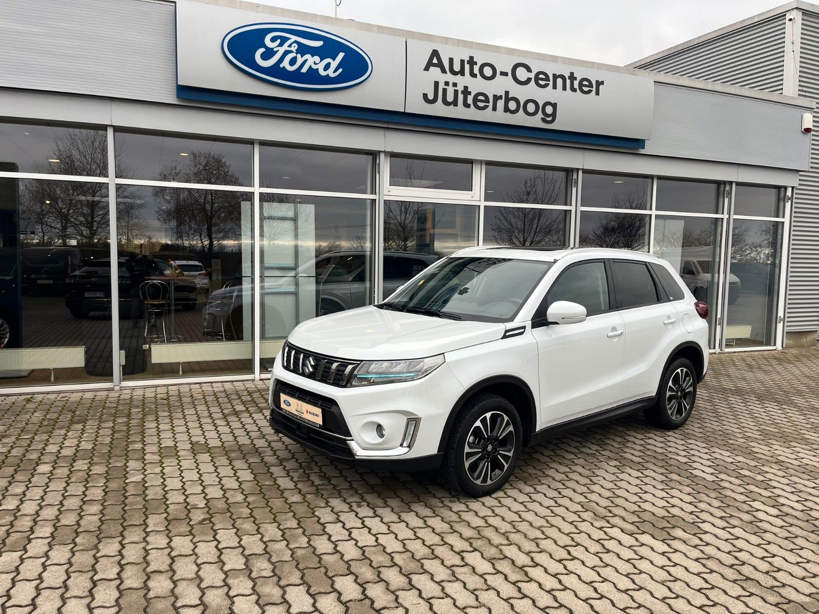 Suzuki Vitara 1.4 Comfort+ - Samsaru's Car Outlet