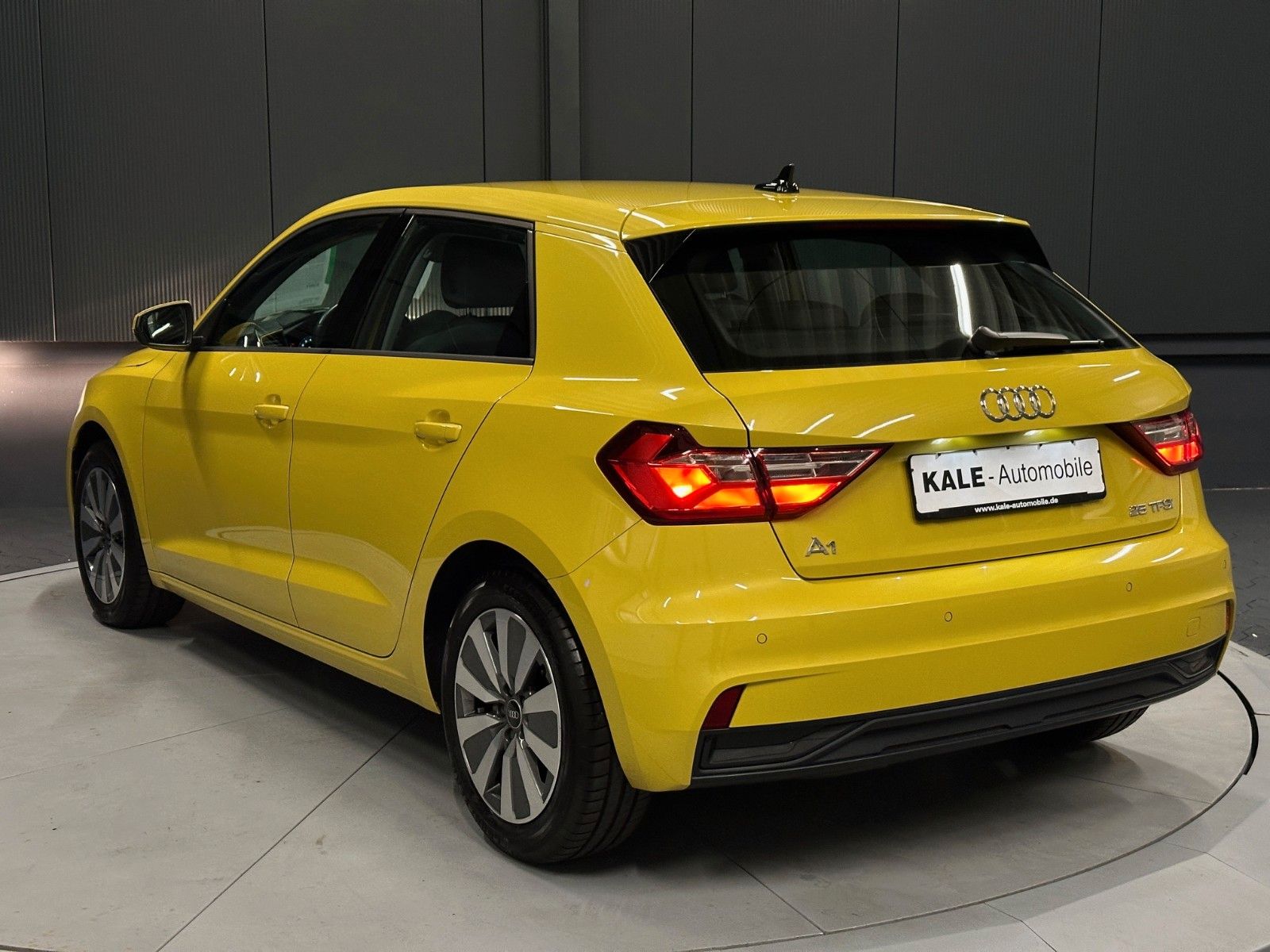 Audi A1 Sportback 25 TFSI advanced - Samsaru's Car Outlet