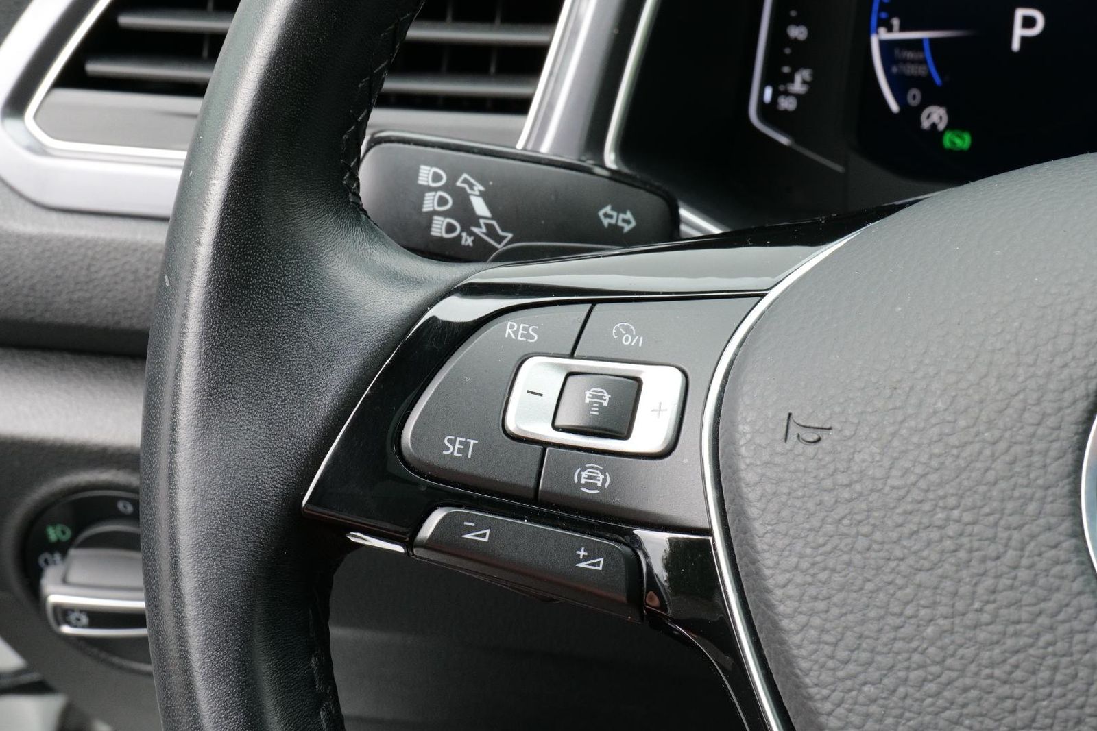 Volkswagen T-ROC Sport 1.5 TSI - Samsaru's Car Outlet