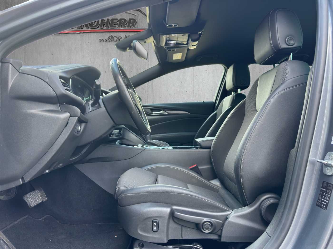 Opel Insignia ST 2.0 Elegance - Samsaru's Car Outlet
