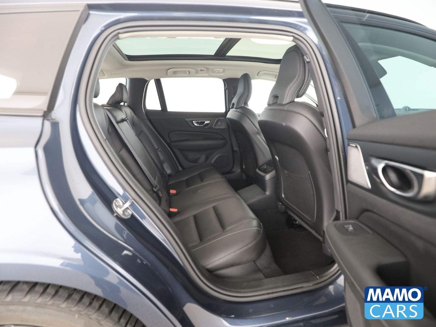 Volvo V60 T6 AWD Ultra Dark AHK/ACC/B&W/360°/PANO/STHZ