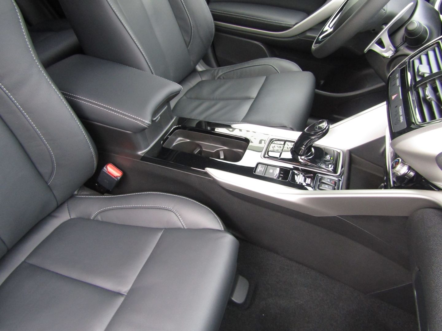 Mitsubishi Eclipse Cross PHEV TOP 2.4 4WD Leder NAVI LED SD