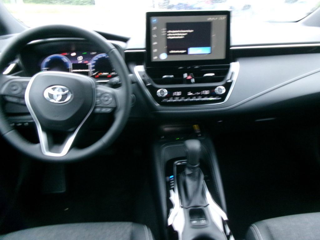 Toyota Corolla 1.8 Hybrid - Samsaru's Car Outlet