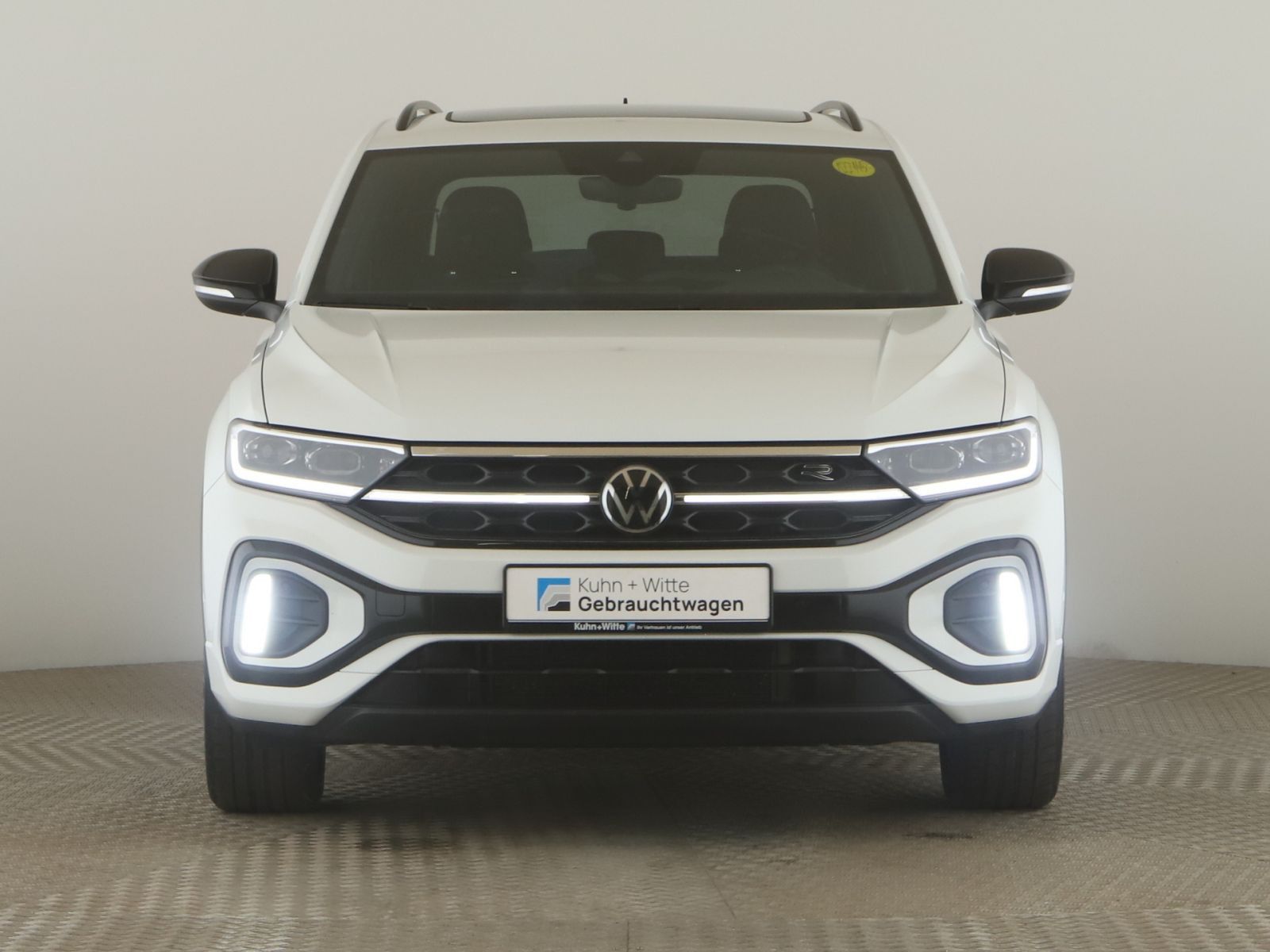 Volkswagen T-Roc 1.5 TSI R-Line - Samsaru's Car Outlet