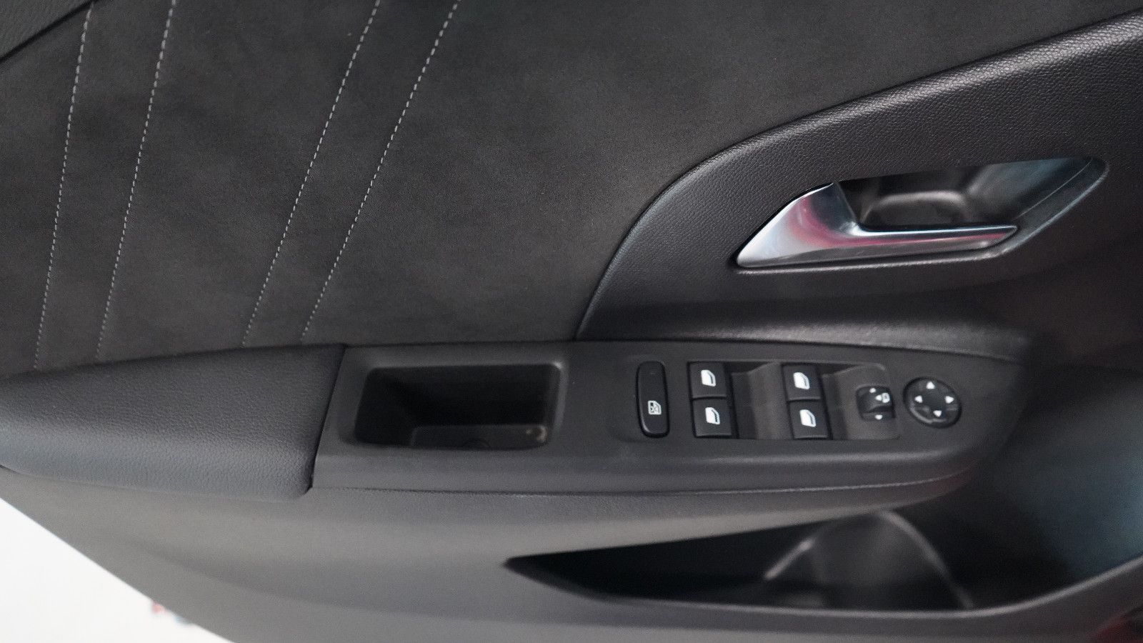 Opel Corsa F e Ultimate - Samsaru's Car Outlet