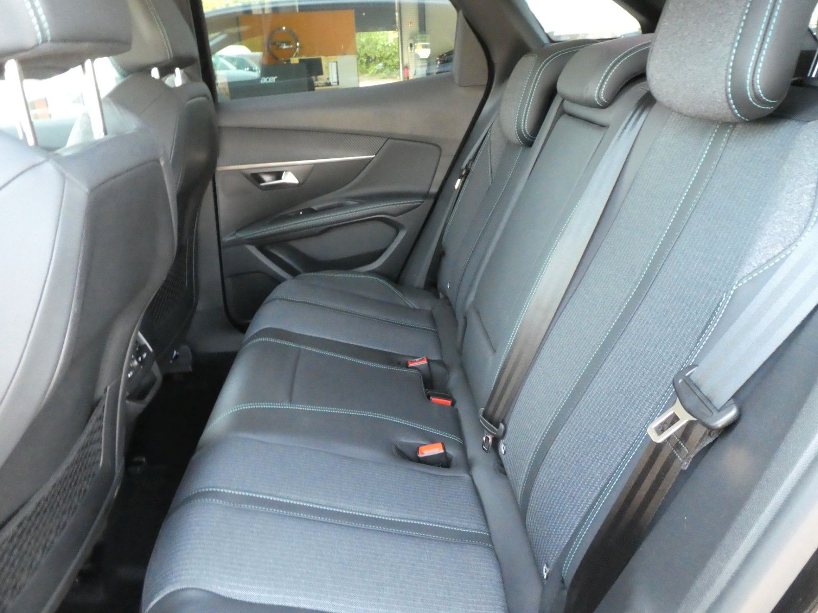 Peugeot 3008 Hybrid 225 Allure, Kamera, Klima, Navi, SHZ