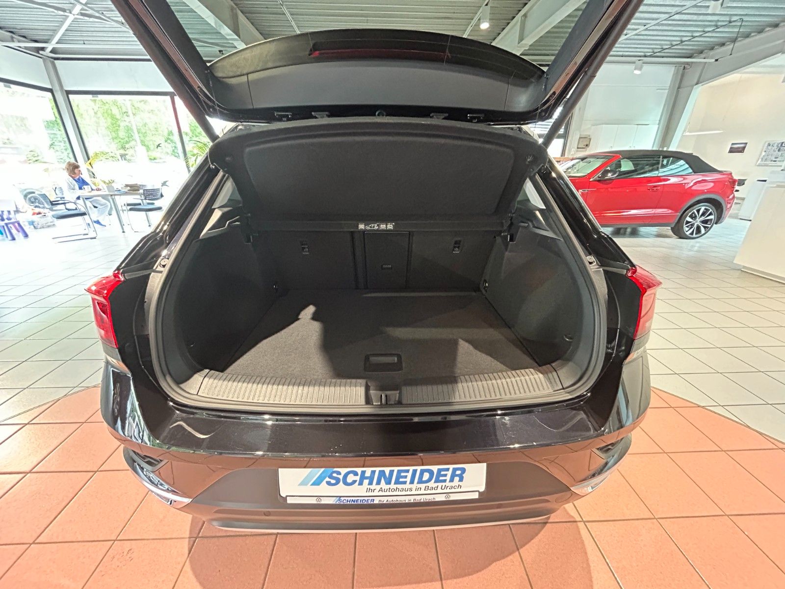 Volkswagen T-ROC 1.5 TSI United - Samsaru's Car Outlet