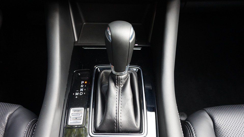 Mazda 6 2.5L SKYACTIV G 194 6AT FWD TAKUMI SUNR Takumi
