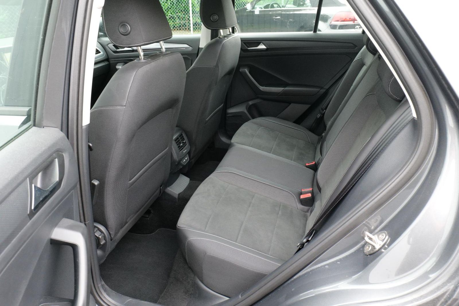 Volkswagen T-ROC Style 1.5 TSI - Samsaru's Car Outlet