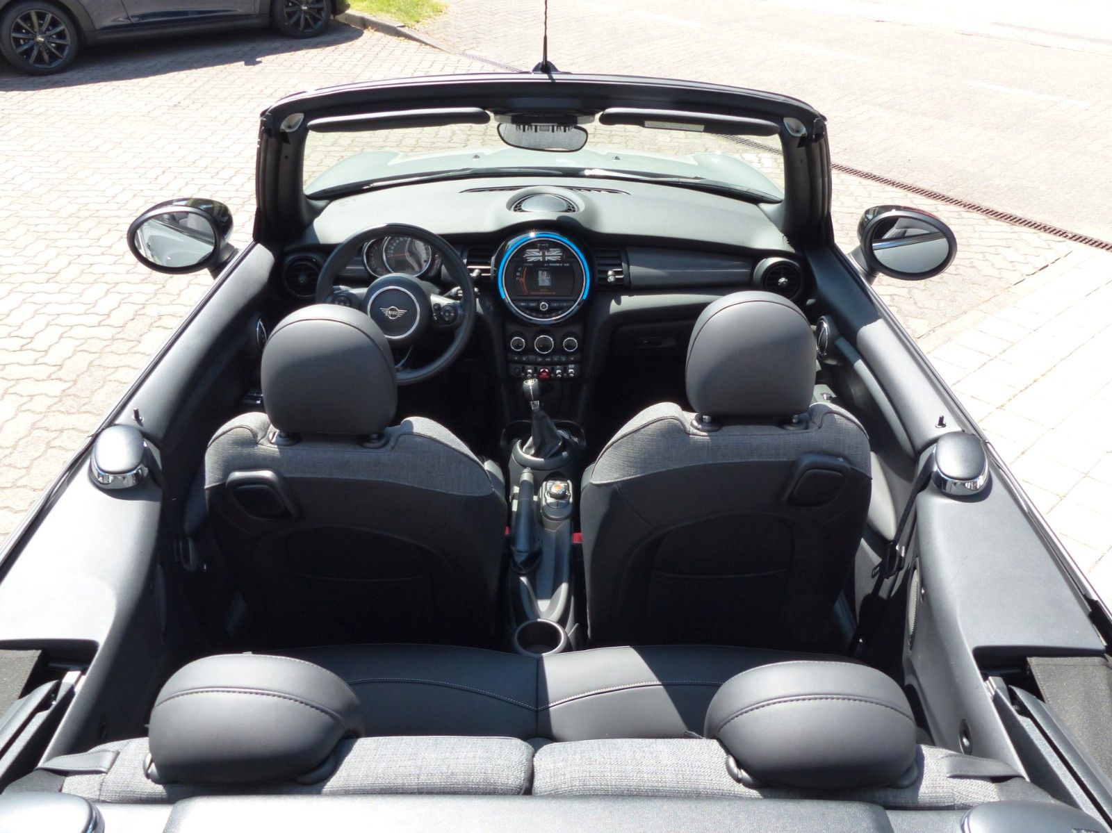 MINI Cooper Cabrio Chili - Samsaru's Car Outlet