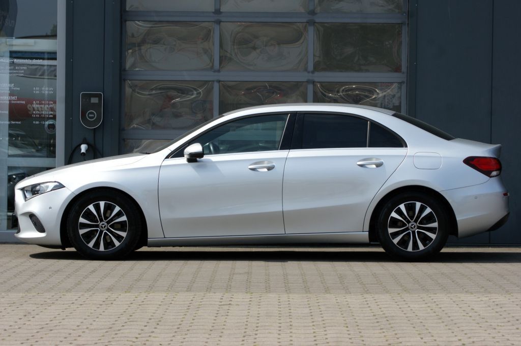 Mercedes-Benz A 180 d 7G-DCT Style - Samsaru's Car Outlet