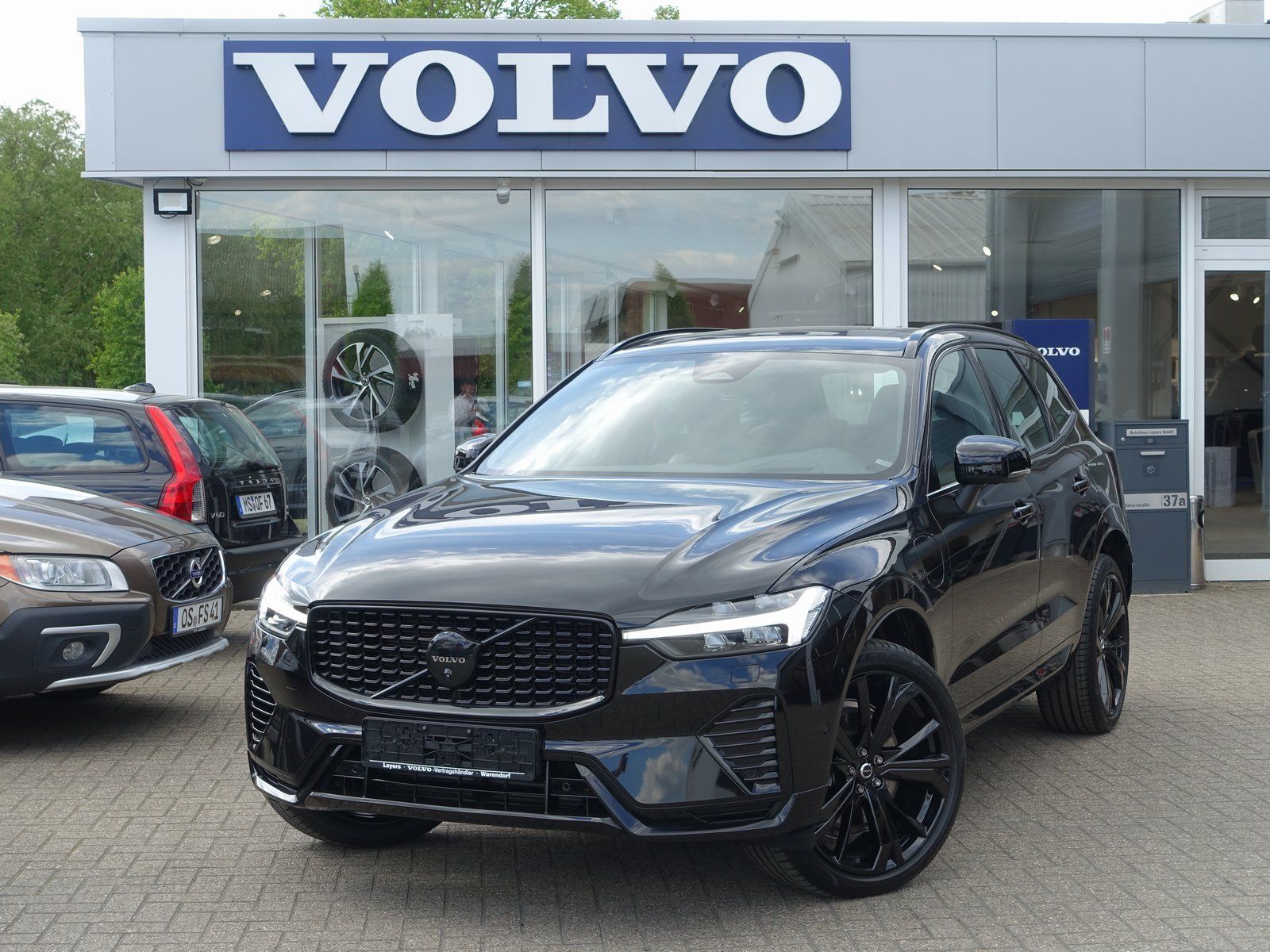 Volvo XC60 Black Edition Plus T6 AWD - Samsaru's Car Outlet