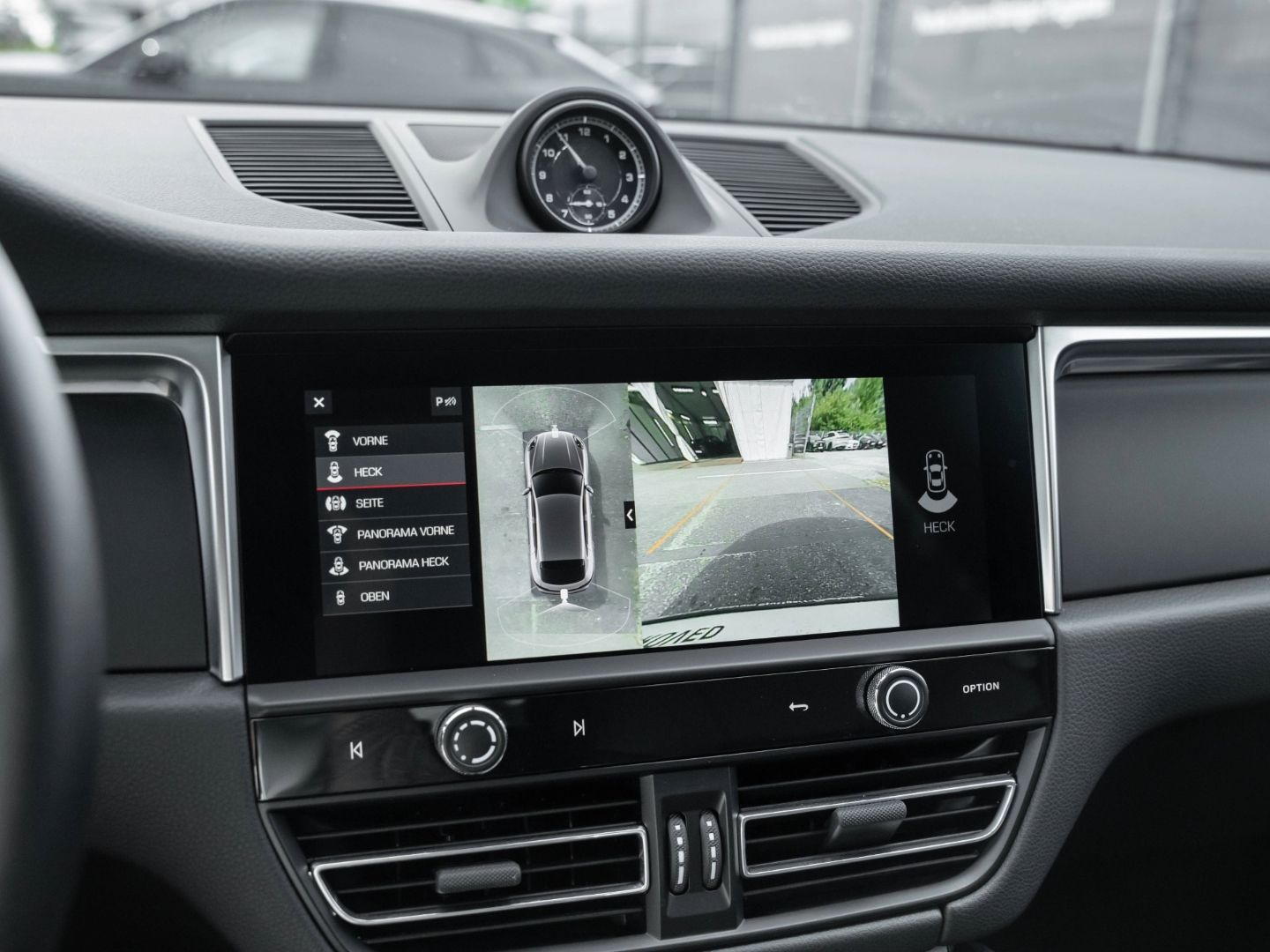 Porsche Macan - Samsaru's Car Outlet