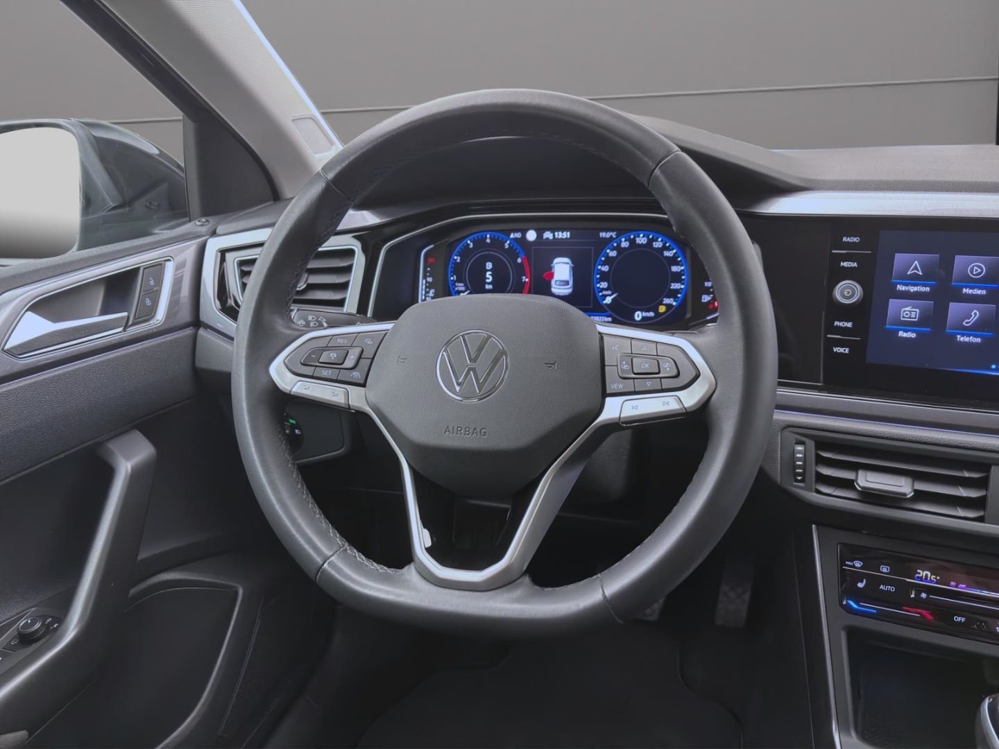 Volkswagen Taigo 1.0 TSI DSG STYLE - Samsaru's Car Outlet