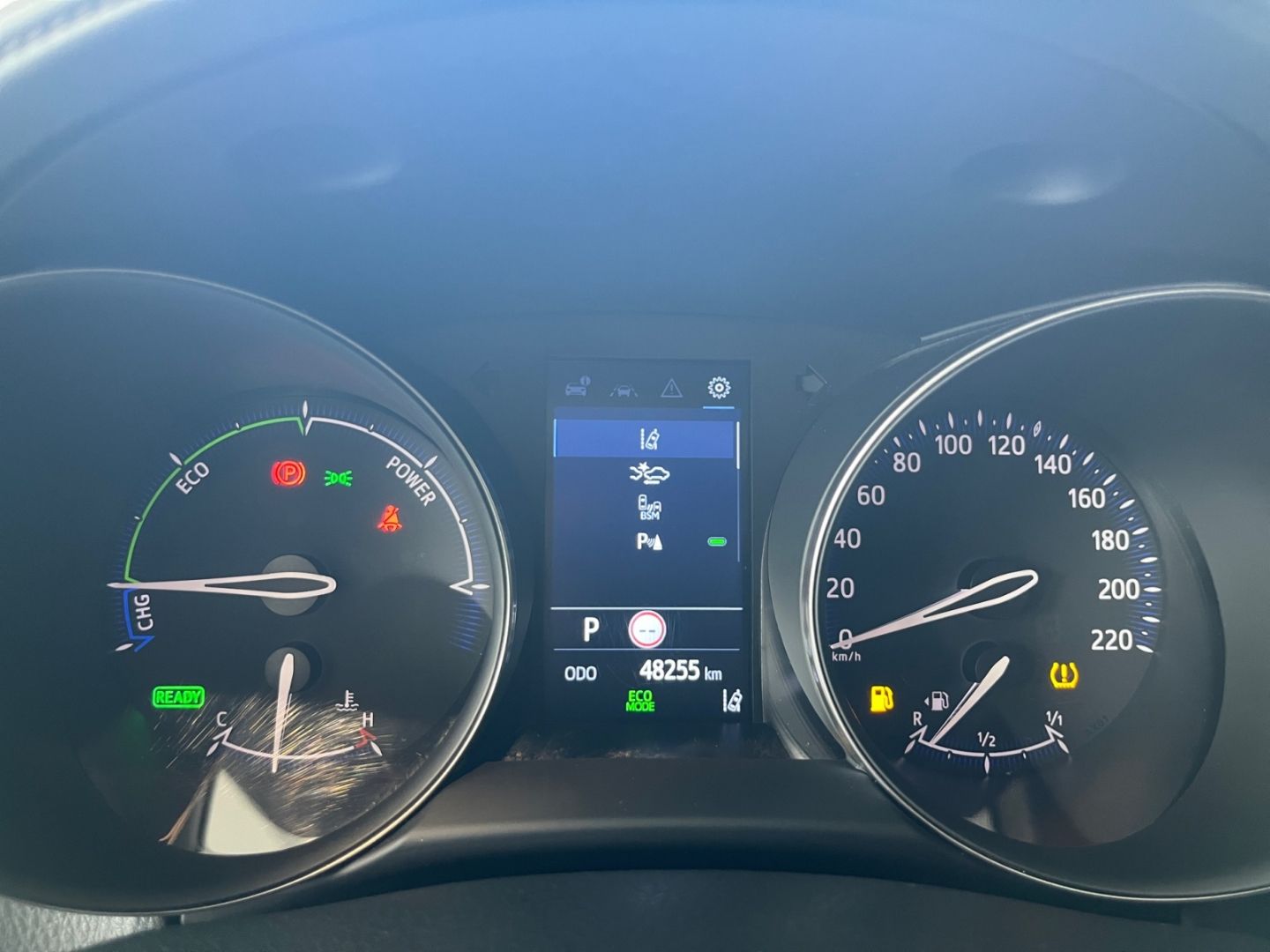 Toyota C-HR 2.0 Hybrid Team - Samsaru's Car Outlet