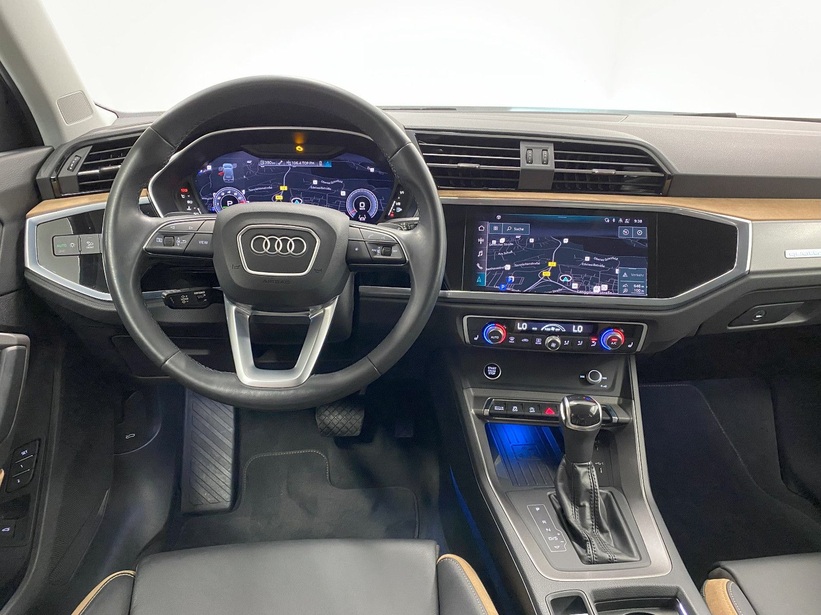 Audi Q3 45 TFSI quattro advanced - Samsaru's Car Outlet