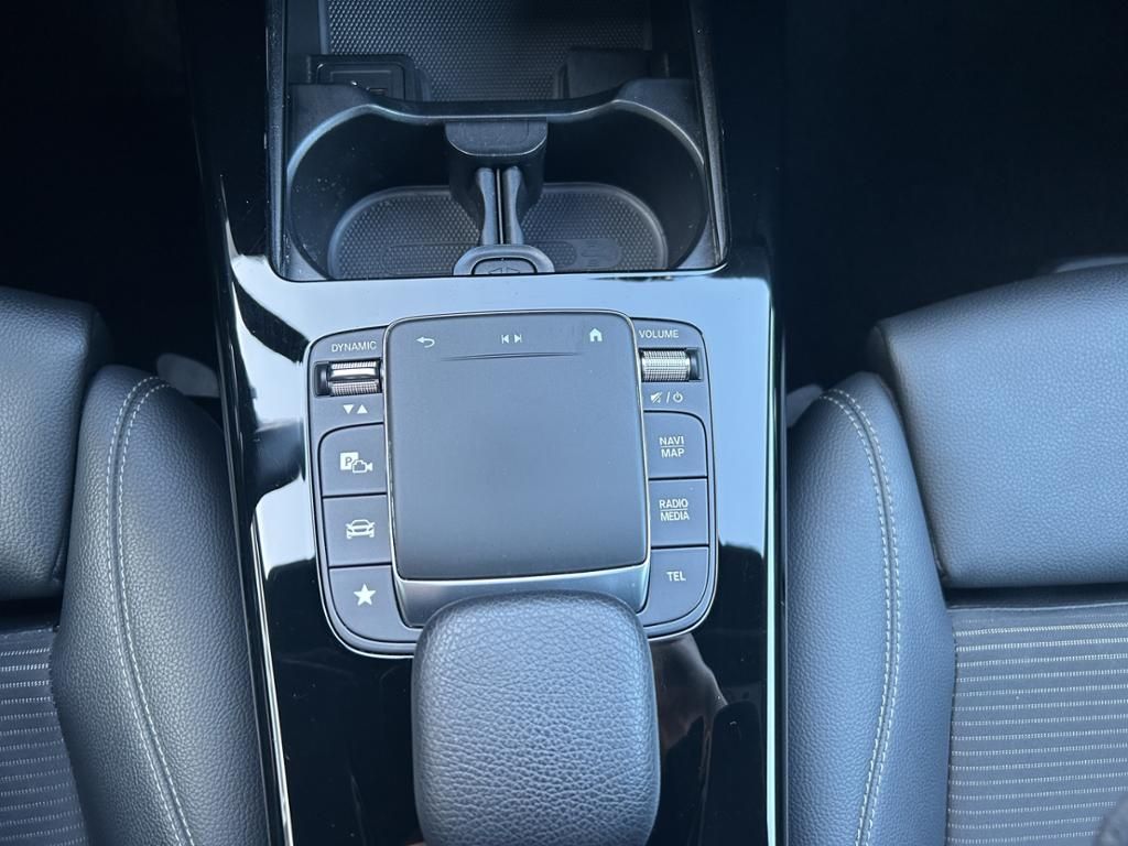 Mercedes-Benz A 180 - Samsaru's Car Outlet