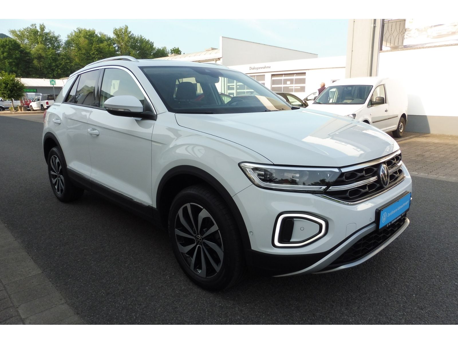 Volkswagen T-ROC Style 1.5 TSI - Samsaru's Car Outlet