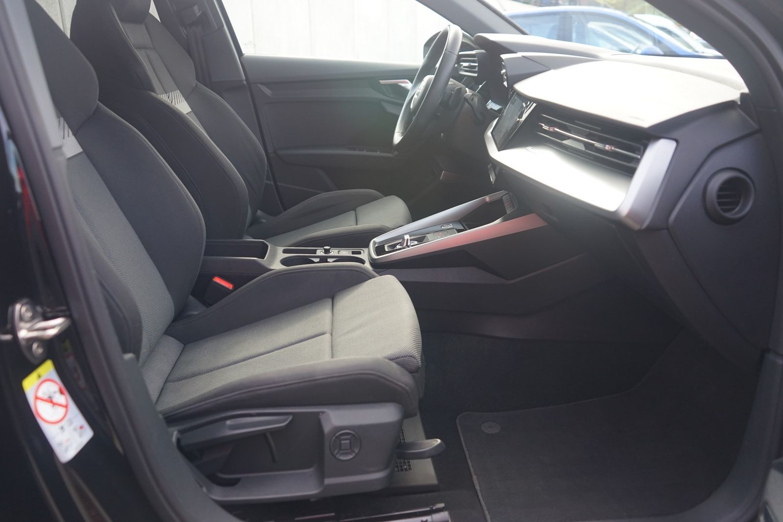 Audi A3 Sportback 45 TFSI e S-line Klimaaut. LED Navi