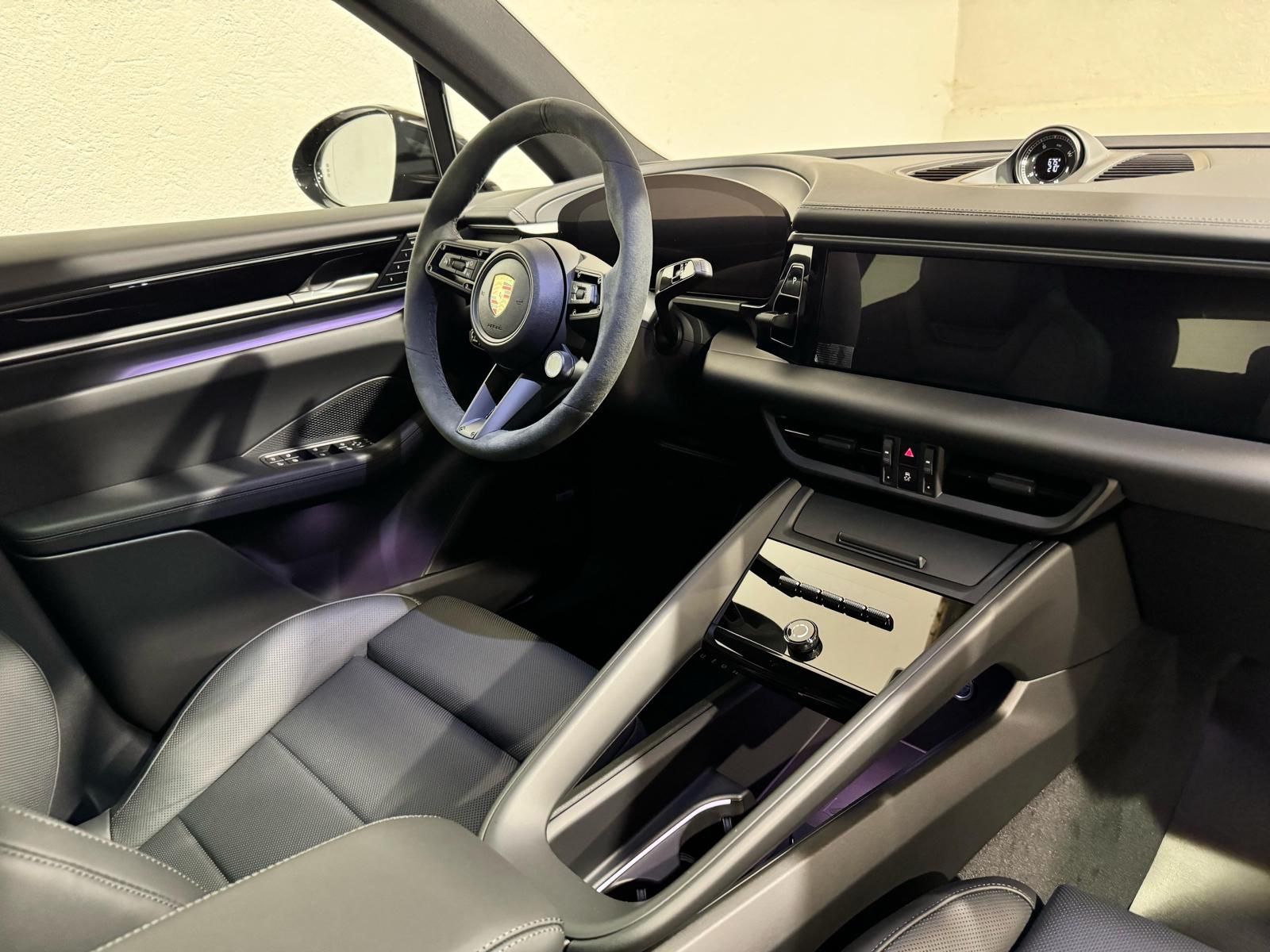 Porsche Macan Electric - Samsaru's Car Outlet