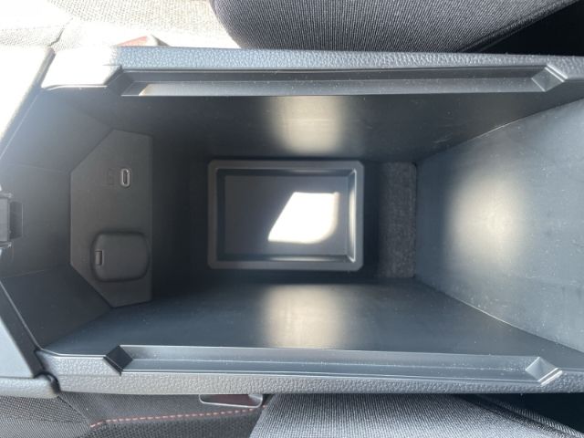 Toyota C-HR Black&White Hybrid 1.8 Bluetooth - Navi - K