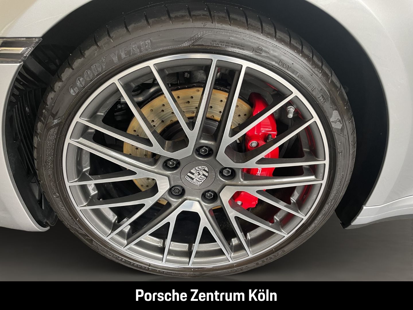 Porsche 992 911 Carrera 4S HA-Lenkung Nachtsicht BOSE