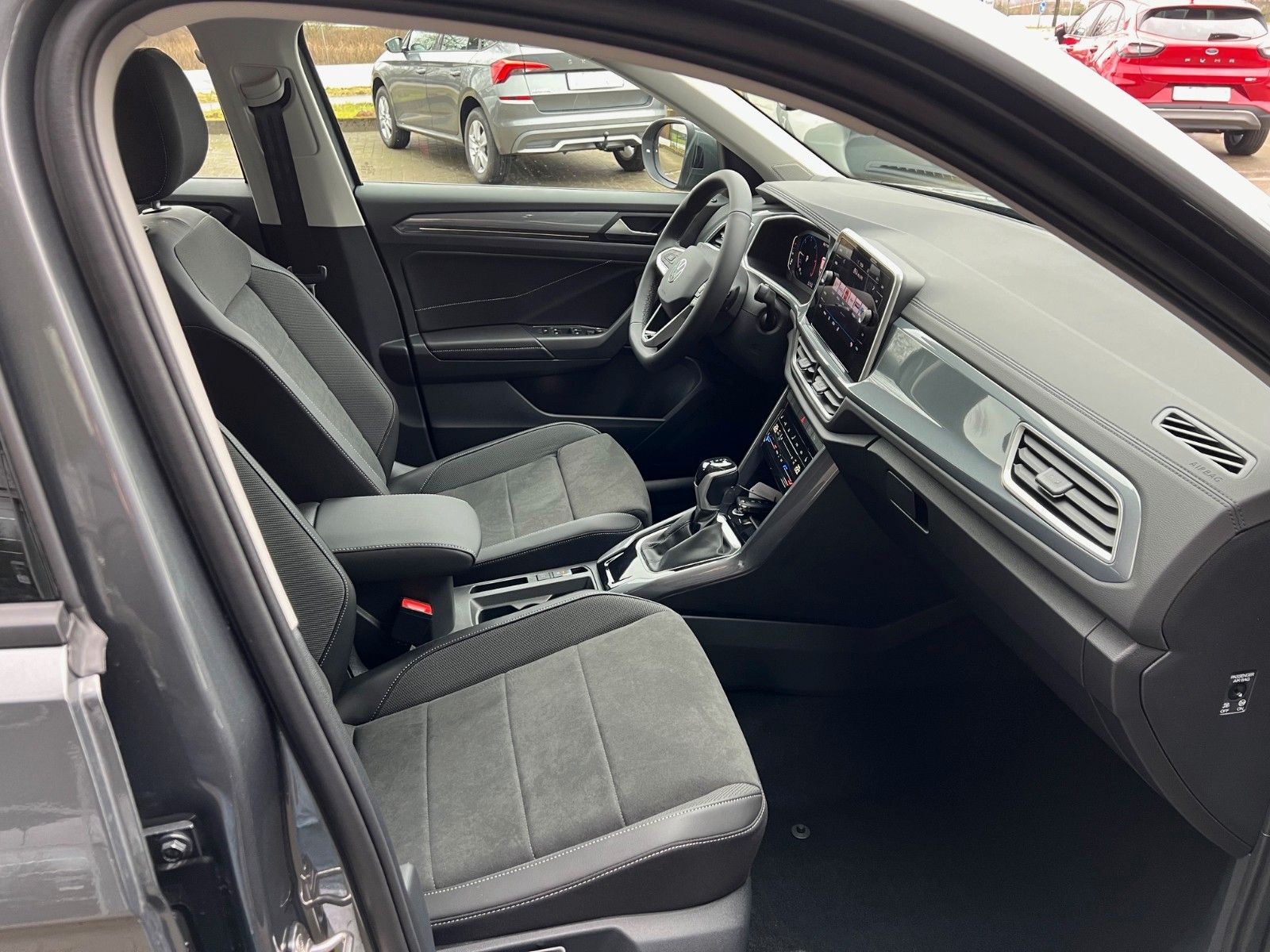 Volkswagen T-Roc Style 2.0TDI DSG - Samsaru's Car Outlet
