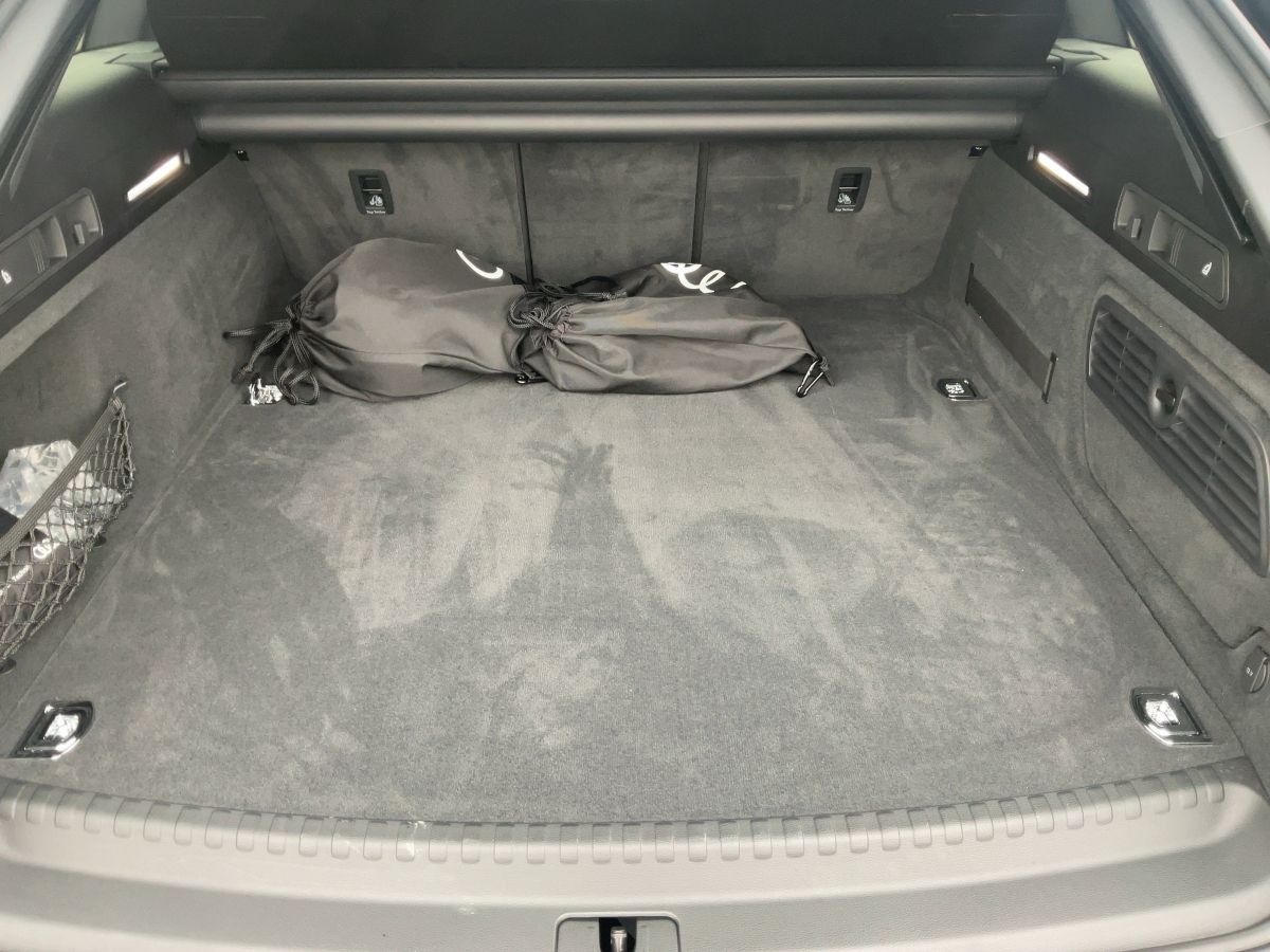 Audi A6 Avant S line 50 TFSI e quattro - Samsaru's Car Outlet