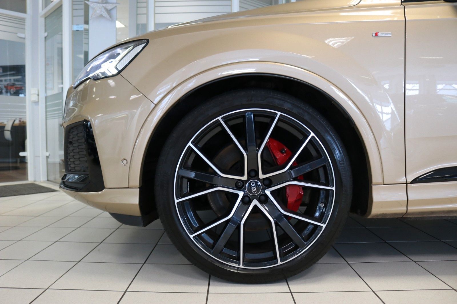 Audi Q7 S-Line competition plus Luft HUD Laser 7-Sitz