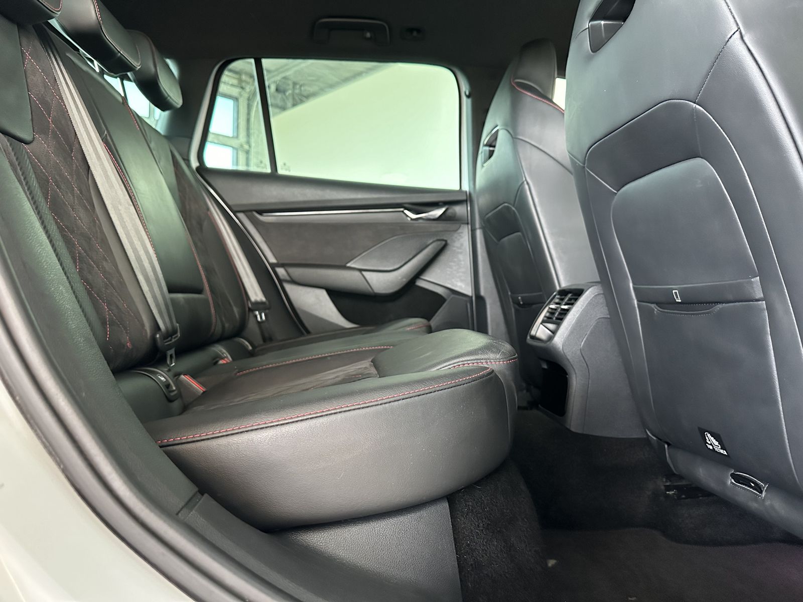 Skoda Octavia Combi RS - Samsaru's Car Outlet