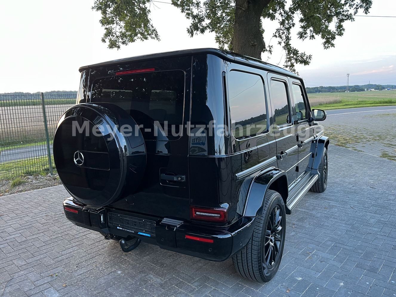 Mercedes-Benz G500 Designo - Samsaru's Car Outlet