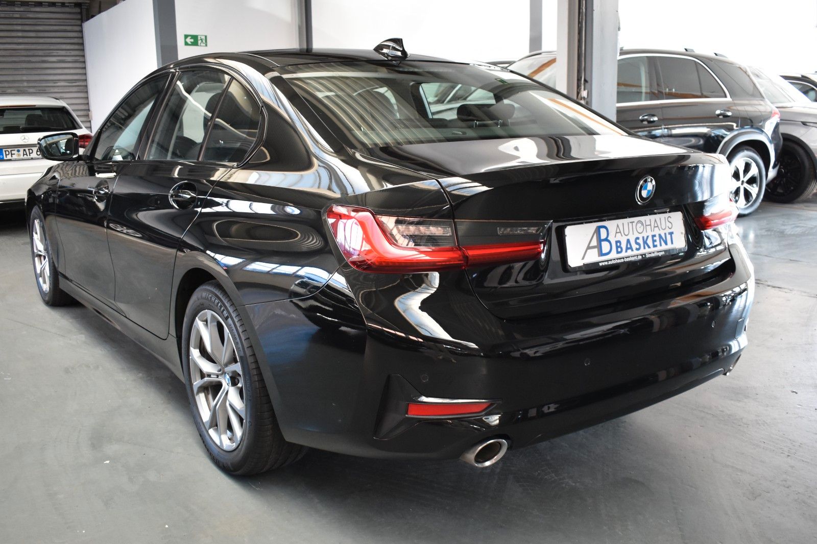 BMW 320 d SPORT LINE - Samsaru's Car Outlet