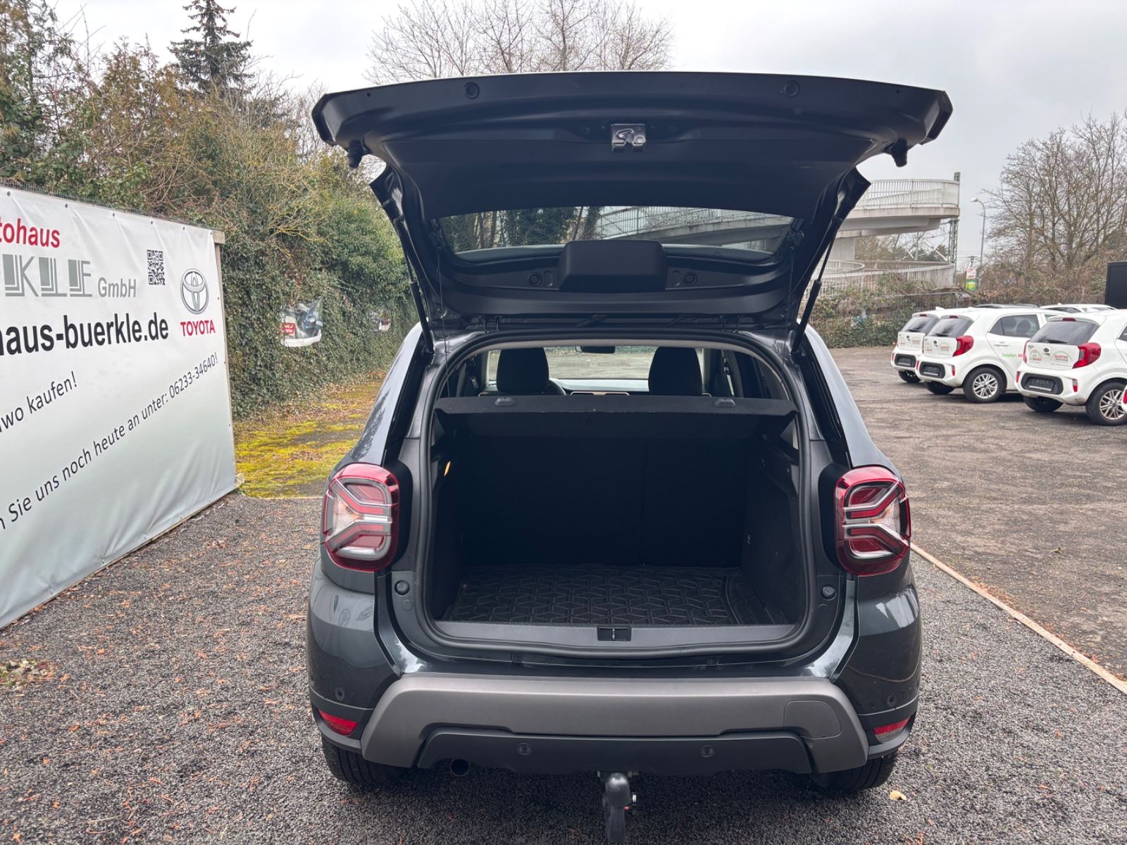 Dacia DUSTER - Samsaru's Car Outlet