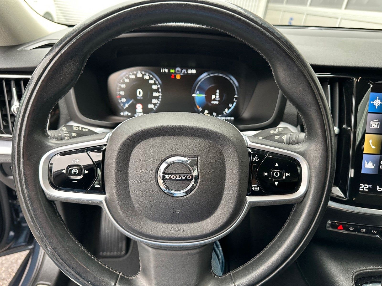 Volvo V60 T8 R-Design Expression AWD Plug-In Hybrid