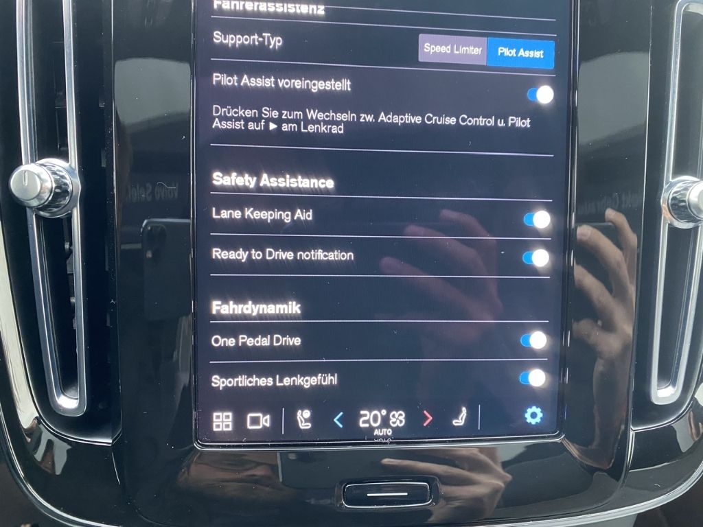 Volvo XC40 Ultimate Recharge Pure Electric AWD P8 Twin