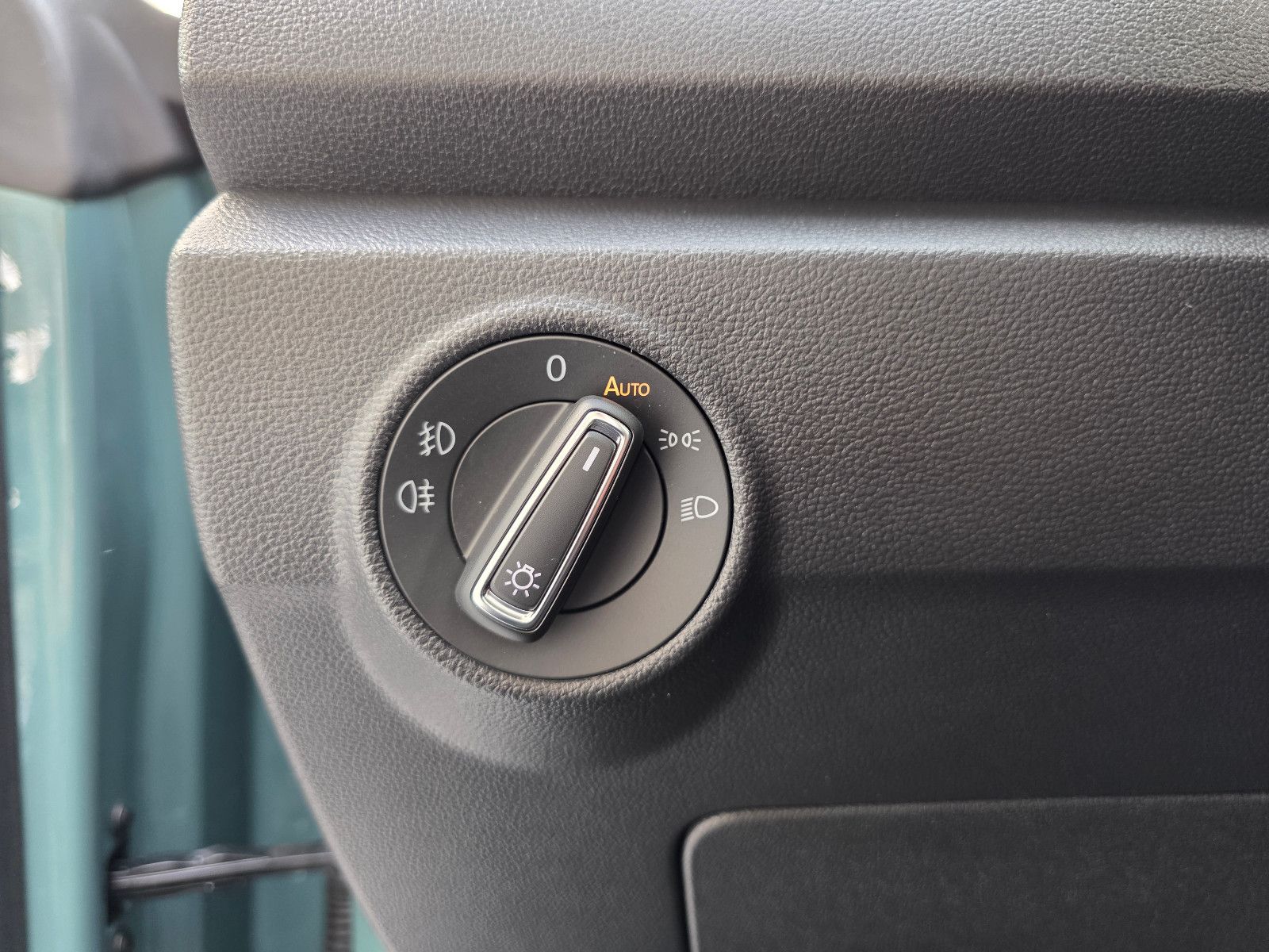 Volkswagen T-Roc Style - Samsaru's Car Outlet
