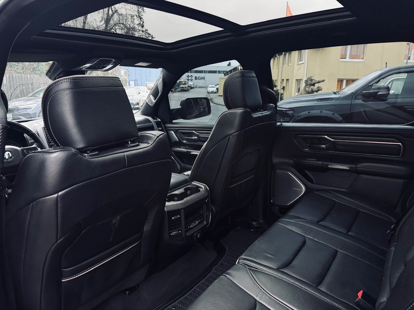 Dodge CLEAN CARFAX*LIMITED*PANO*LUFT*RAMBOX*AHK*NAVI*