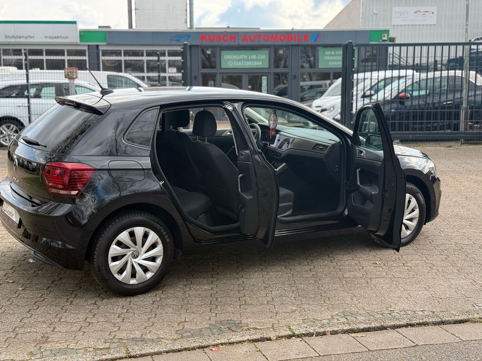 Volkswagen Polo VI Comfortline - Samsaru's Car Outlet