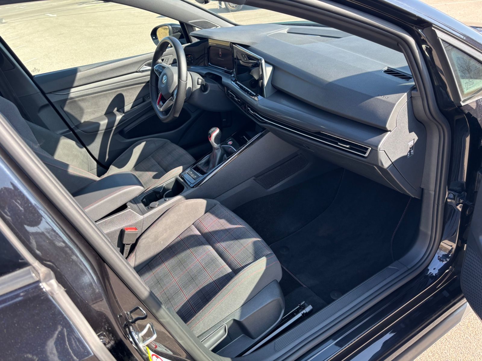 Volkswagen Golf 8 2.0 GTI - Samsaru's Car Outlet