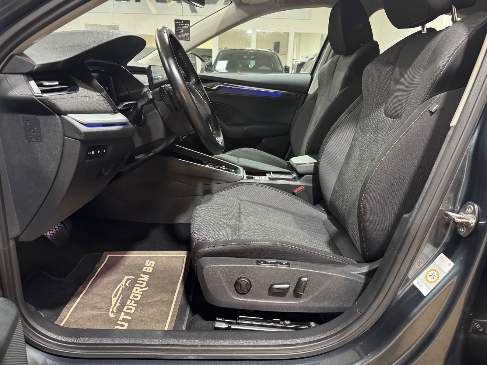 Skoda OctaviaLim. FirstEdition2.0TDI DSG/STANDHEIZ/AHK