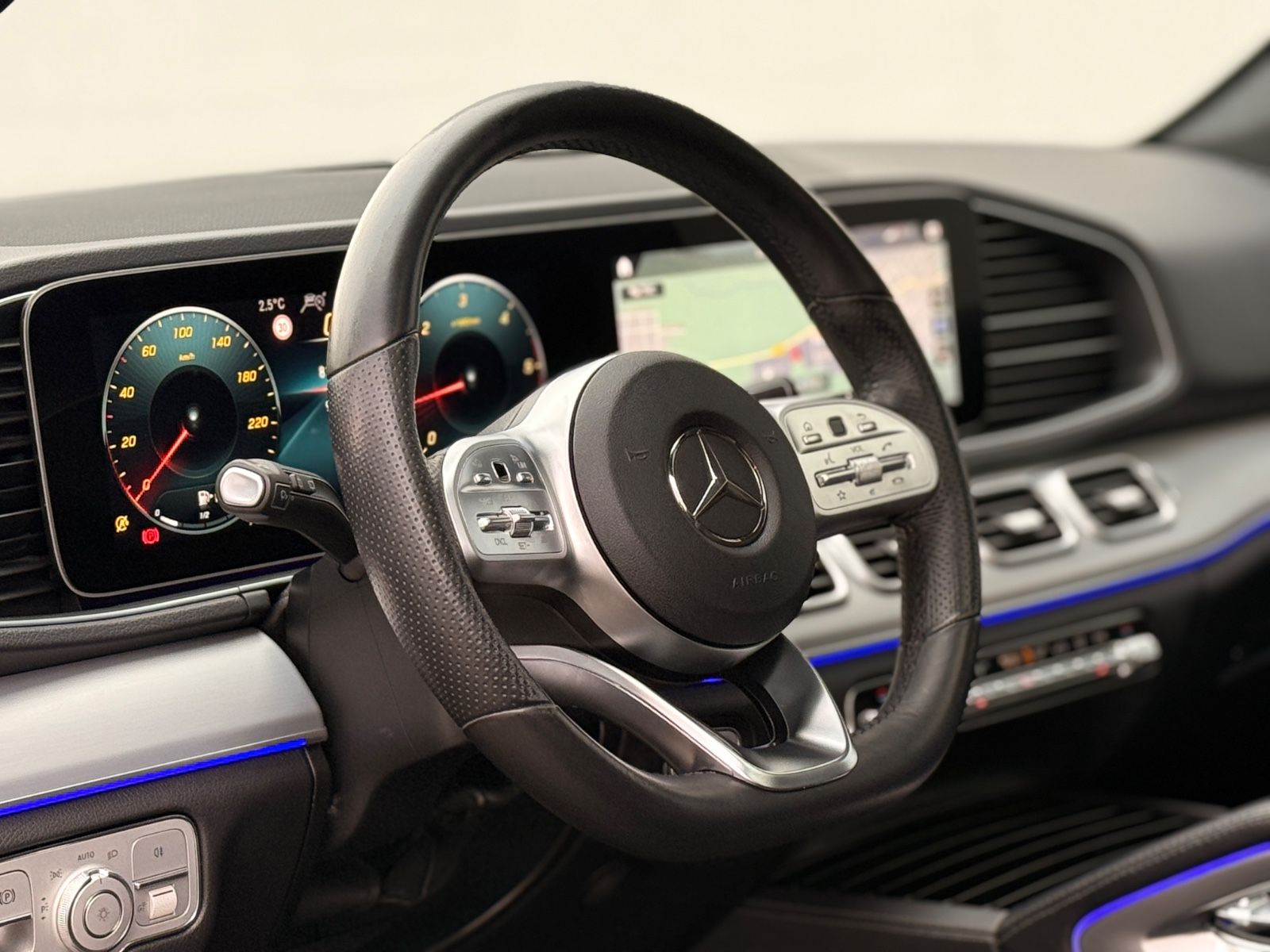 Mercedes-Benz GLE 350d/AMG LINE/JungeSterne09.26/AHK/Pano/360°