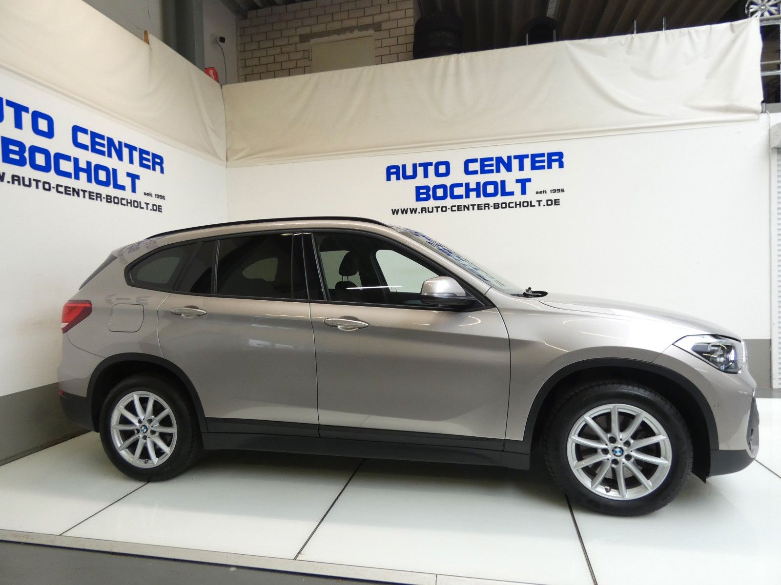 BMW X1 xDrive 25 d Advantage - Samsaru's Car Outlet
