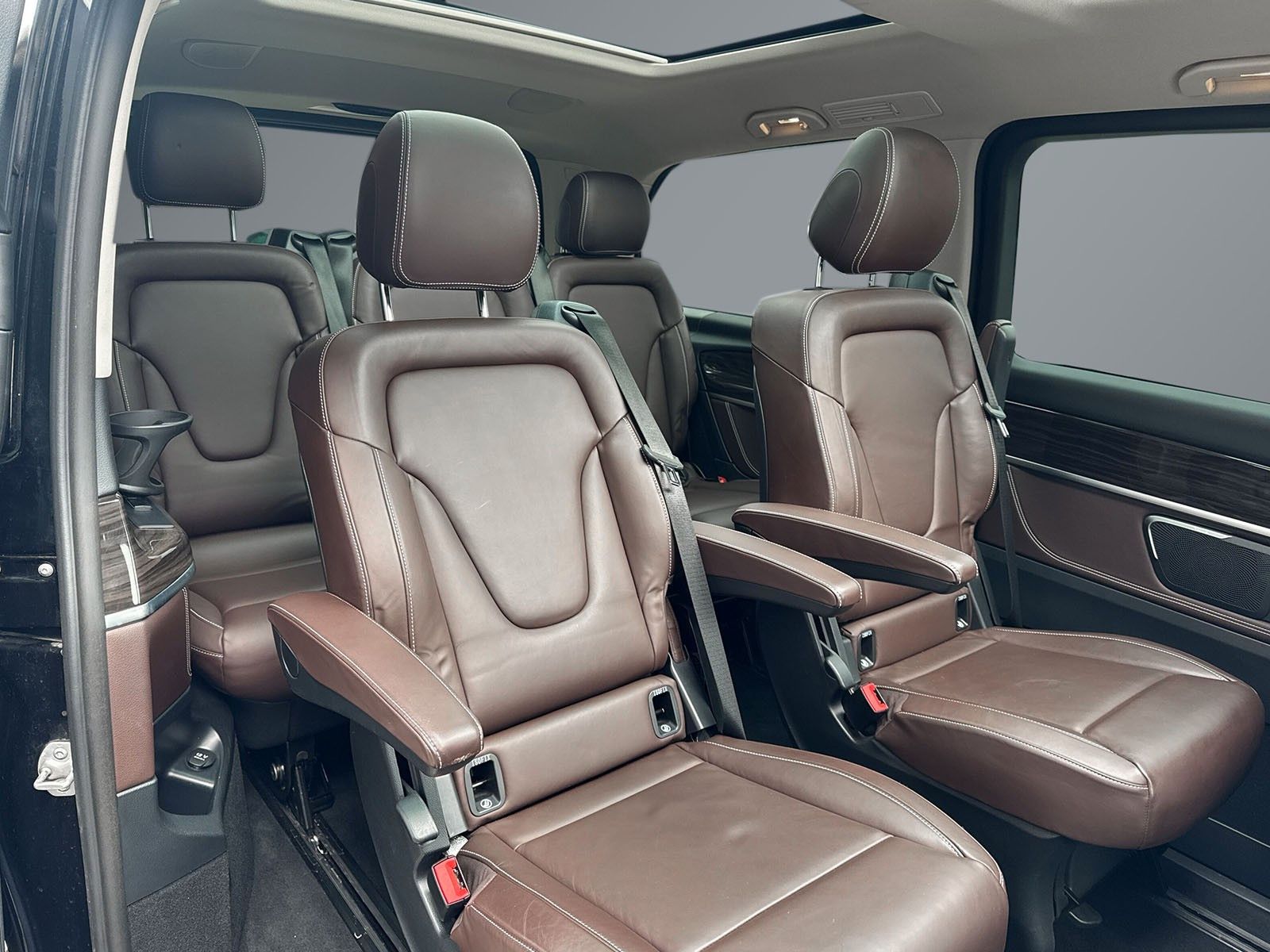 Mercedes-Benz V 250 AMG-Line - Samsaru's Car Outlet