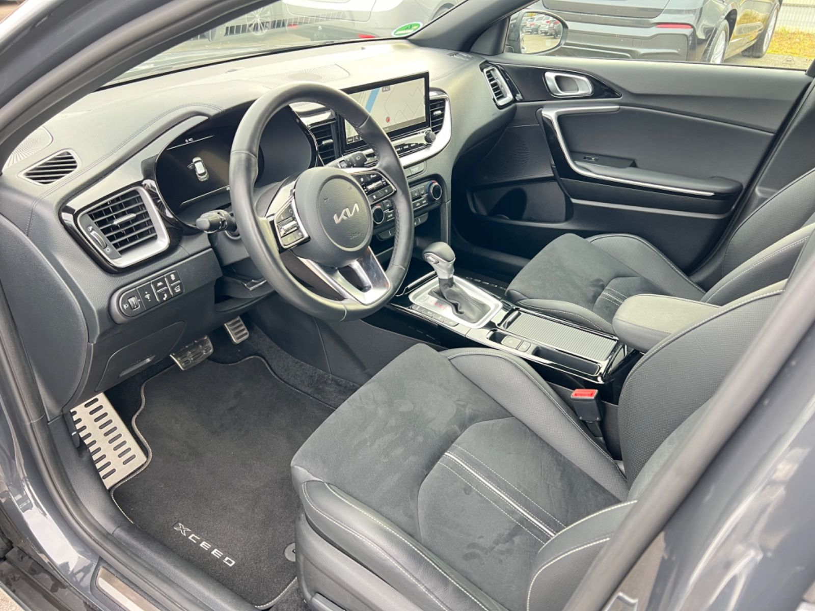 Kia XCeed 1.6 T GDI DCT7 BLACK - Samsaru's Car Outlet